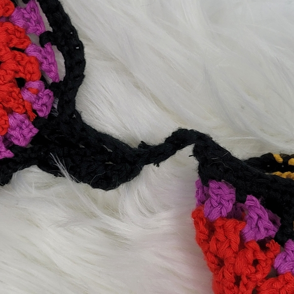 Nasty Gal Size Medium Crochet Crop - Picture 5 of 8